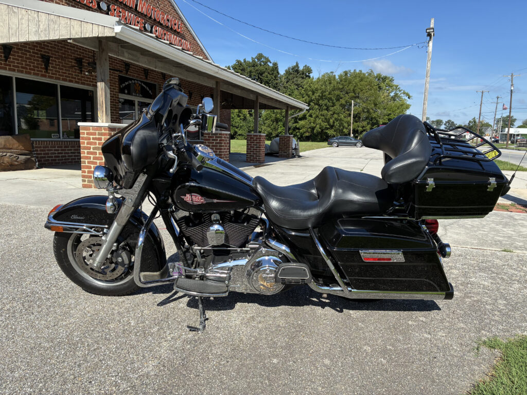 2008 Harley-Davidson® FLHTCU/I Ultra Classic® Electra Glide® – $7900